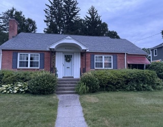 117 Hopkins Pl, Longmeadow, Massachusetts, 2 Bedrooms Bedrooms, 5 Rooms Rooms,1.5 BathroomsBathrooms,Residential,For Sale,Hopkins Pl,73542790