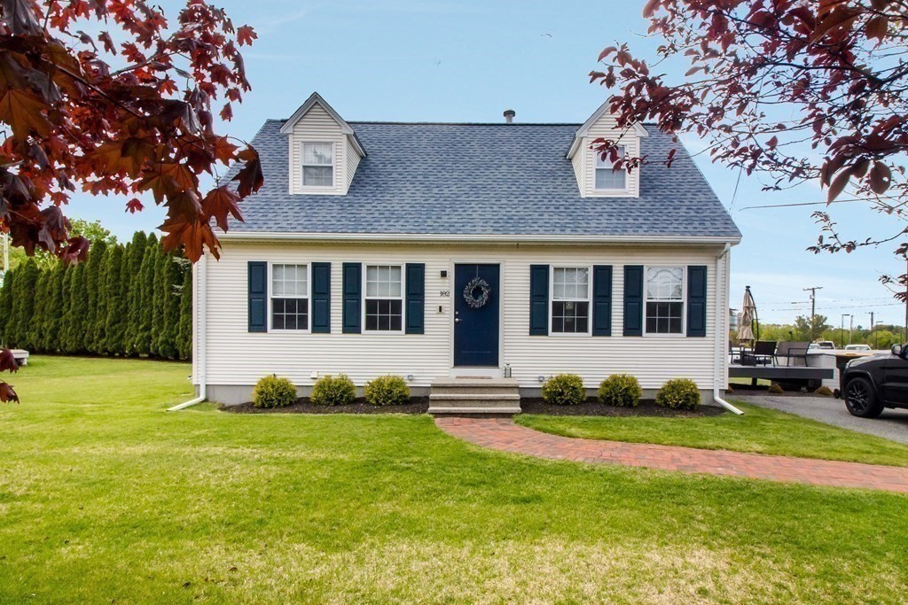 182 Newbury Street, Framingham, Massachusetts, 4 Bedrooms Bedrooms, 7 Rooms Rooms,2 BathroomsBathrooms,Residential Lease,For Rent,Newbury Street,73542846