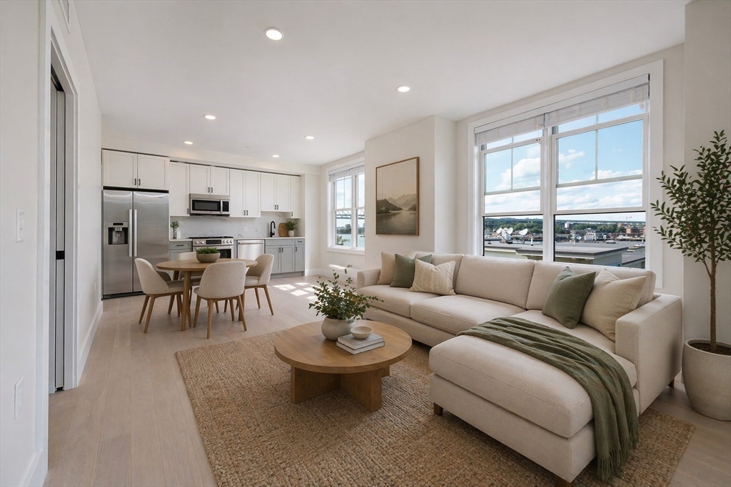 425 Border St., Boston, Massachusetts, 2 Bedrooms Bedrooms, 5 Rooms Rooms,2 BathroomsBathrooms,Residential Lease,For Rent,Border St.,73542853