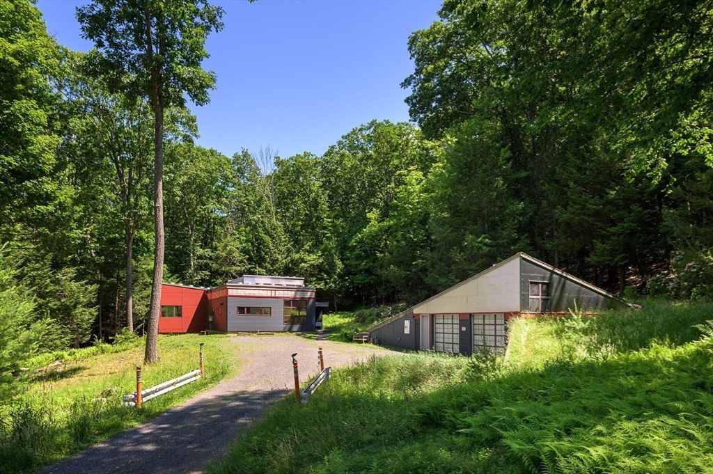 2 Laurel Hill Dr, Leverett, Massachusetts, 2 Bedrooms Bedrooms, 6 Rooms Rooms,2 BathroomsBathrooms,Residential,For Sale,Laurel Hill Dr,73542869