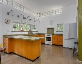 2 Laurel Hill Dr, Leverett, Massachusetts, 3 Bedrooms Bedrooms, 6 Rooms Rooms,2 BathroomsBathrooms,Residential,For Sale,Laurel Hill Dr,73542869