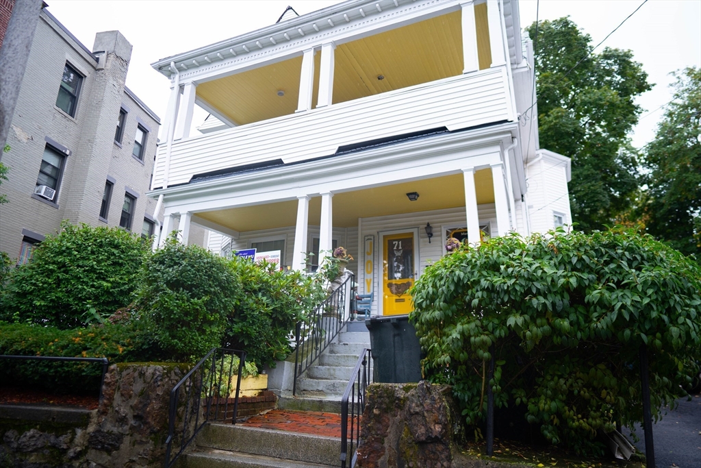 71 Townsend St, Boston, Massachusetts, 5 Bedrooms Bedrooms, 14 Rooms Rooms,2.5 BathroomsBathrooms,Residential Income,For Sale,Townsend St,73542876