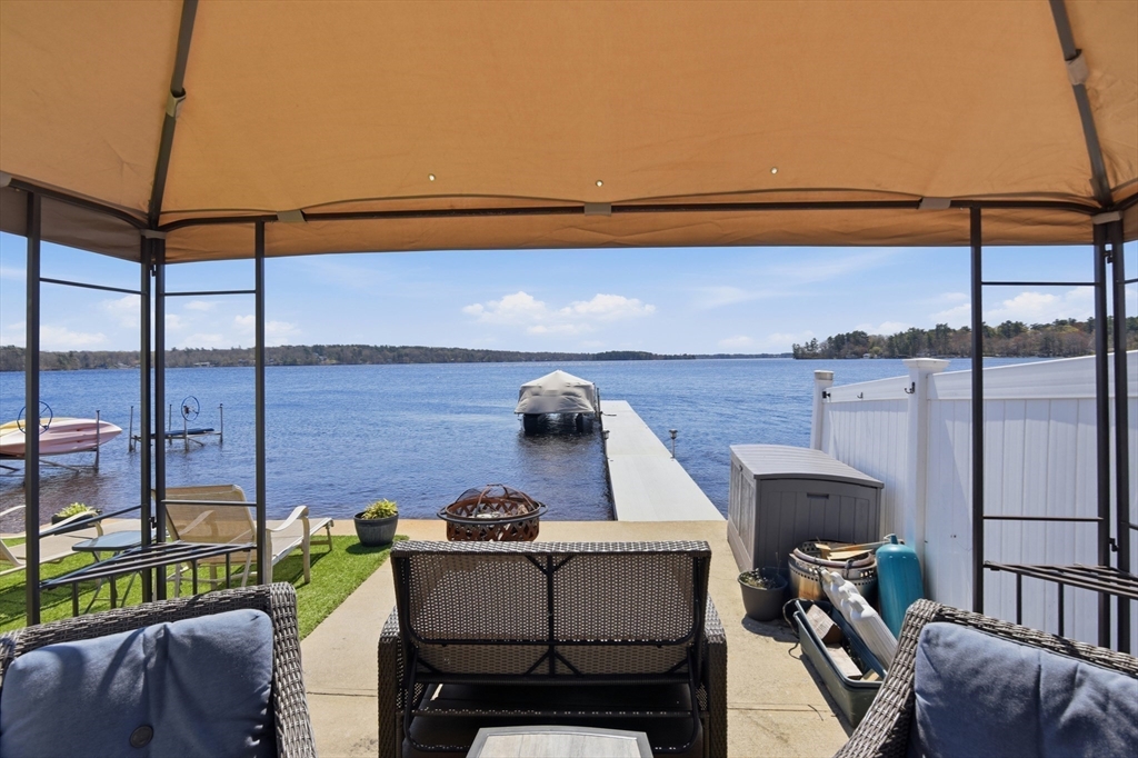 33 Shore Ave., Lakeville, Massachusetts, 2 Bedrooms Bedrooms, 4 Rooms Rooms,1 BathroomBathrooms,Residential,For Sale,Shore Ave.,73509602