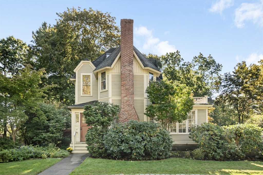 284 Lake Ave, Newton, Massachusetts, 3 Bedrooms Bedrooms, 8 Rooms Rooms,2.5 BathroomsBathrooms,Residential,For Sale,Lake Ave,73498454