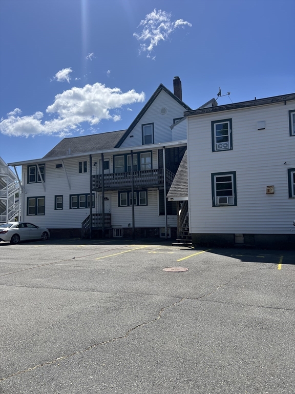 16 Wall St, Foxboro, Massachusetts, 2 Bedrooms Bedrooms, 4 Rooms Rooms,1 BathroomBathrooms,Residential Lease,For Rent,Wall St,73526933