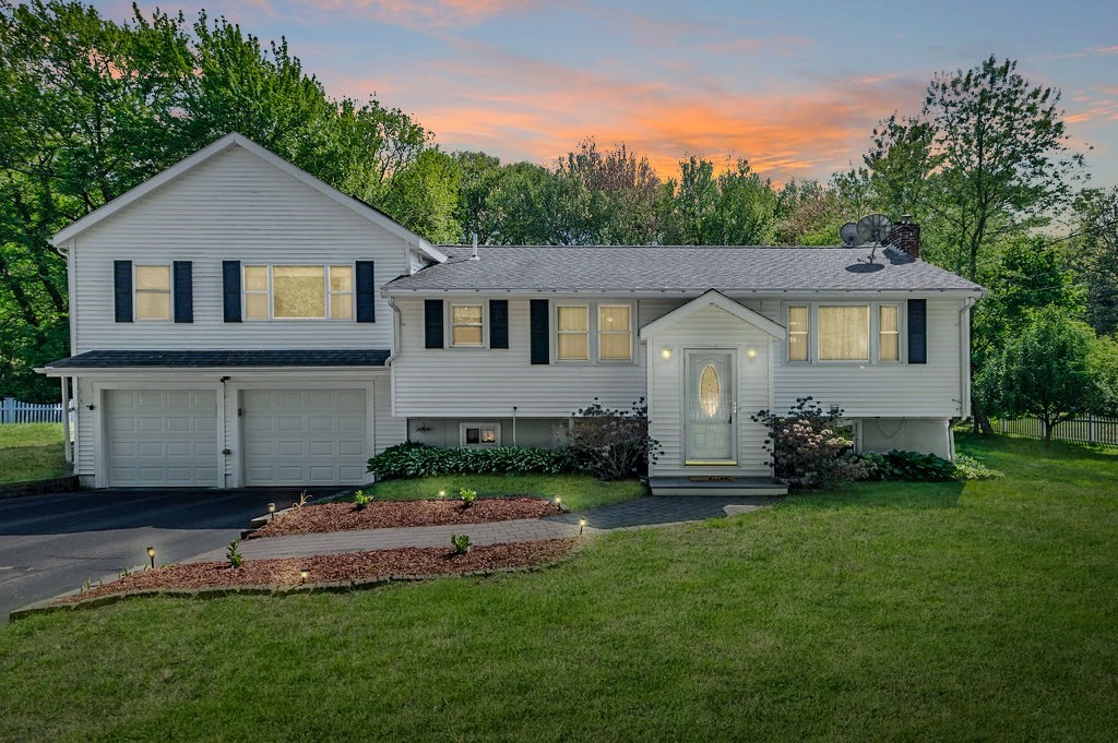 392 Cedar Street, Hanover, Massachusetts, 4 Bedrooms Bedrooms, 11 Rooms Rooms,2.5 BathroomsBathrooms,Residential,For Sale,Cedar Street,73520507