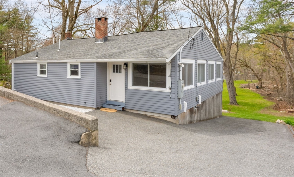49 Ossamequin Rd, Billerica, Massachusetts, 2 Bedrooms Bedrooms, 7 Rooms Rooms,1 BathroomBathrooms,Residential,For Sale,Ossamequin Rd,73510094