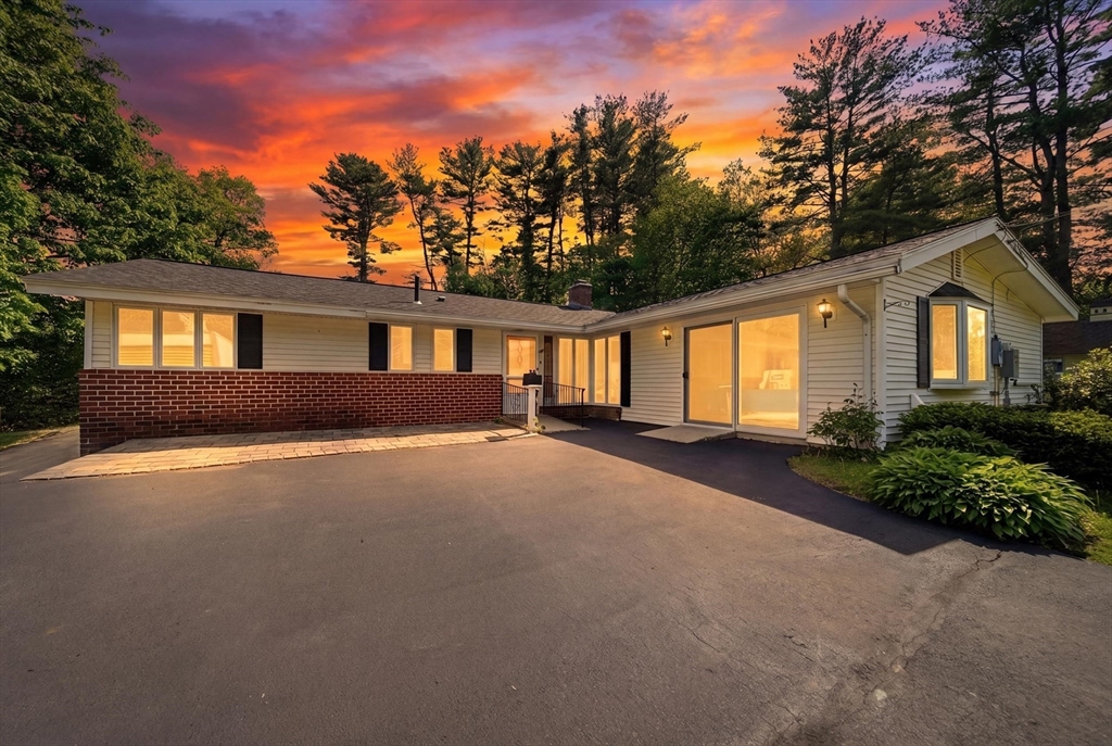 20 Wildes Rd, Chelmsford, Massachusetts, 4 Bedrooms Bedrooms, 7 Rooms Rooms,2.5 BathroomsBathrooms,Residential,For Sale,Wildes Rd,73526328