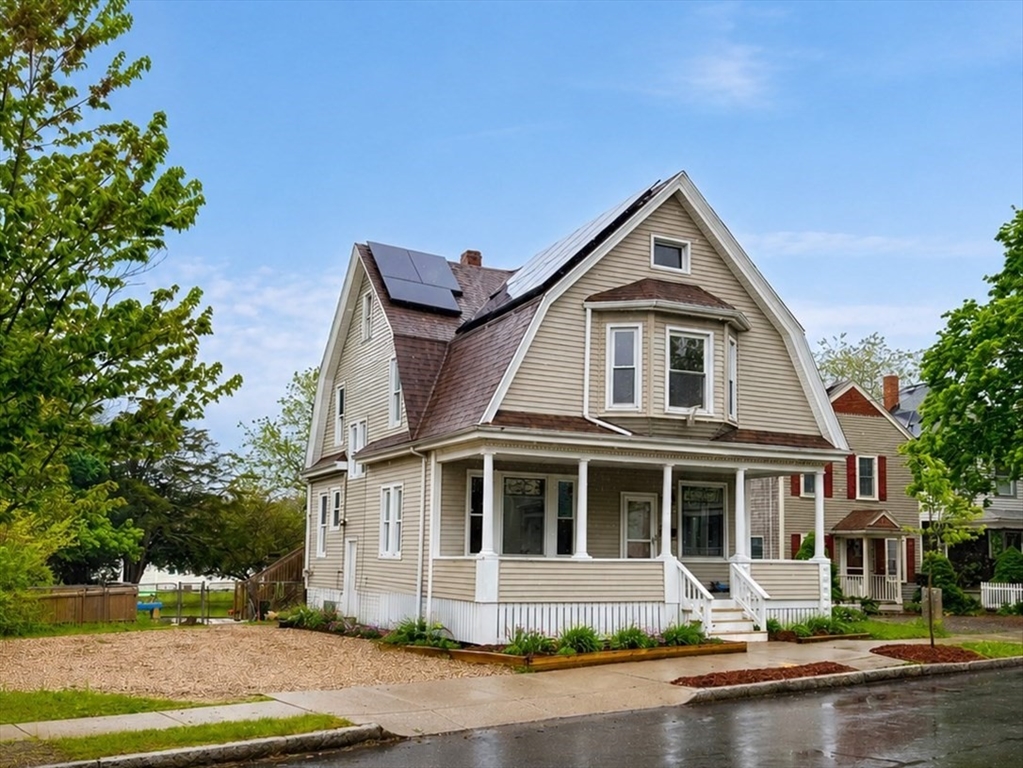 189 Shawmut Ave, New Bedford, Massachusetts, 4 Bedrooms Bedrooms, 8 Rooms Rooms,1.5 BathroomsBathrooms,Residential,For Sale,Shawmut Ave,73519569