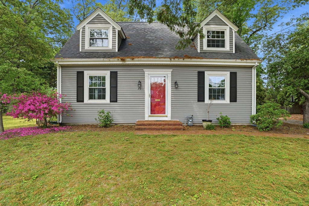 73 Allen Ave, Attleboro, Massachusetts, 3 Bedrooms Bedrooms, 5 Rooms Rooms,1 BathroomBathrooms,Residential,For Sale,Allen Ave,73523080