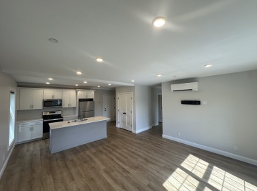 64 Holten St., Danvers, Massachusetts, 2 Bedrooms Bedrooms, 4 Rooms Rooms,2 BathroomsBathrooms,Residential Lease,For Rent,Holten St.,73542906