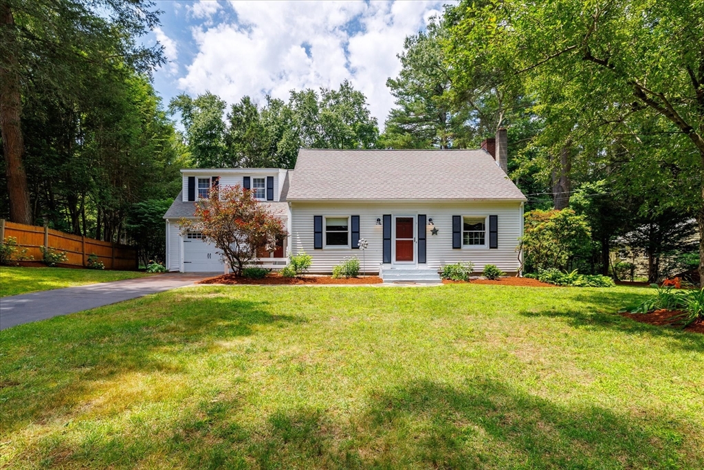 11 Foster St, Oxford, Massachusetts, 3 Bedrooms Bedrooms, 8 Rooms Rooms,2.5 BathroomsBathrooms,Residential,For Sale,Foster St,73542938