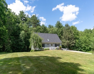 1 Barefoot Ln, Brookfield, Massachusetts, 3 Bedrooms Bedrooms, 7 Rooms Rooms,2.5 BathroomsBathrooms,Residential,For Sale,Barefoot Ln,73542946