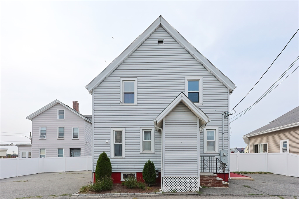 8 Tacoma Street, Lynn, Massachusetts, 3 Bedrooms Bedrooms, 6 Rooms Rooms,2 BathroomsBathrooms,Residential Lease,For Rent,Tacoma Street,73542960