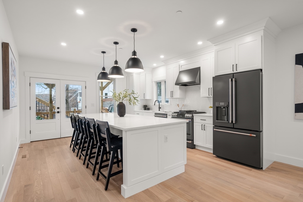 26 Adelaide Street, Boston, Massachusetts, 5 Bedrooms Bedrooms, 10 Rooms Rooms,4 BathroomsBathrooms,Residential Income,For Sale,Adelaide Street,73542964