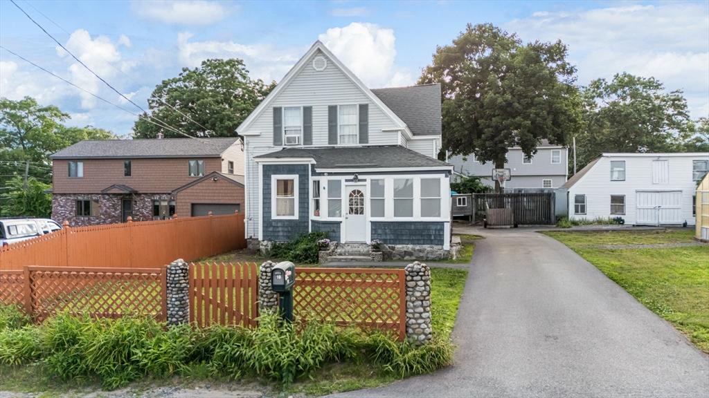 10 Grant, Dracut, Massachusetts, 3 Bedrooms Bedrooms, 7 Rooms Rooms,1 BathroomBathrooms,Residential,For Sale,Grant,73542912