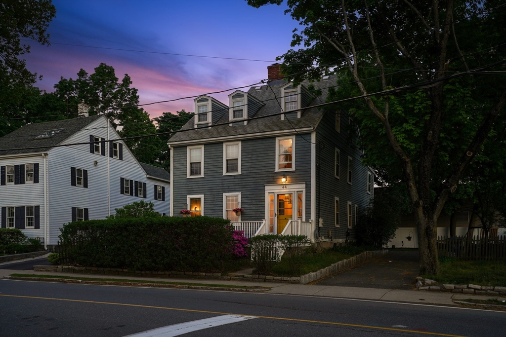44 Church St, Wakefield, Massachusetts, 3 Bedrooms Bedrooms, 9 Rooms Rooms,2.5 BathroomsBathrooms,Residential,For Sale,Church St,73521656