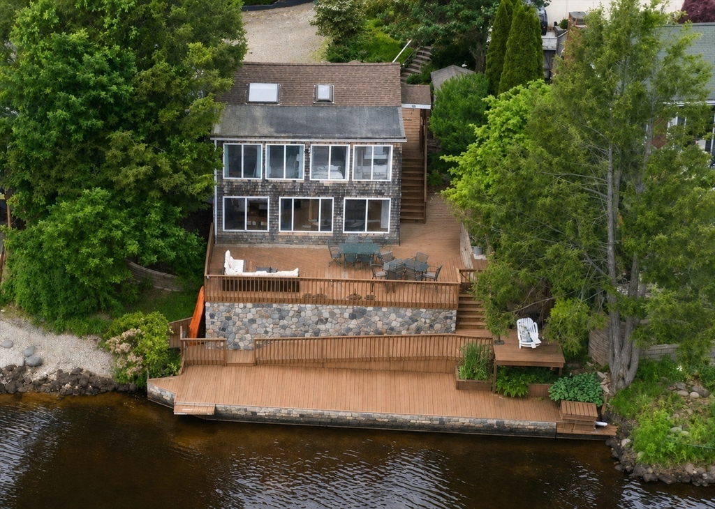 31 Pine Tree Drive, Holland, Massachusetts, 3 Bedrooms Bedrooms, 7 Rooms Rooms,2 BathroomsBathrooms,Residential,For Sale,Pine Tree Drive,73543010