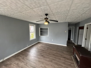 33 Malvey St, Fall River, Massachusetts, 2 Bedrooms Bedrooms, 5 Rooms Rooms,1 BathroomBathrooms,Residential Lease,For Rent,Malvey St,73535903