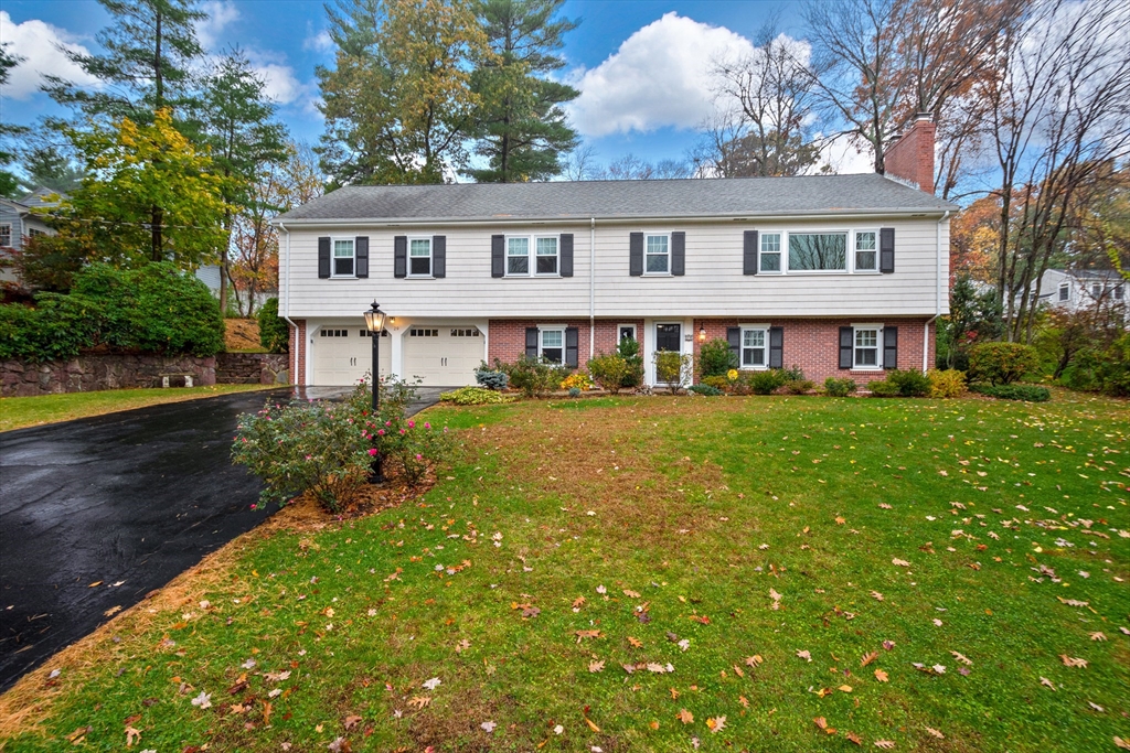 29 Pilgrim Dr, Winchester, Massachusetts, 5 Bedrooms Bedrooms, 10 Rooms Rooms,3 BathroomsBathrooms,Residential,For Sale,Pilgrim Dr,73491480