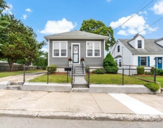 70 Fortin Avenue, Pawtucket, Rhode Island, 2 Bedrooms Bedrooms, 4 Rooms Rooms,1 BathroomBathrooms,Residential,For Sale,Fortin Avenue,73515687