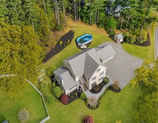 29 Pilgrim Way, Walpole, Massachusetts, 4 Bedrooms Bedrooms, 9 Rooms Rooms,3.5 BathroomsBathrooms,Residential,For Sale,Pilgrim Way,73518904