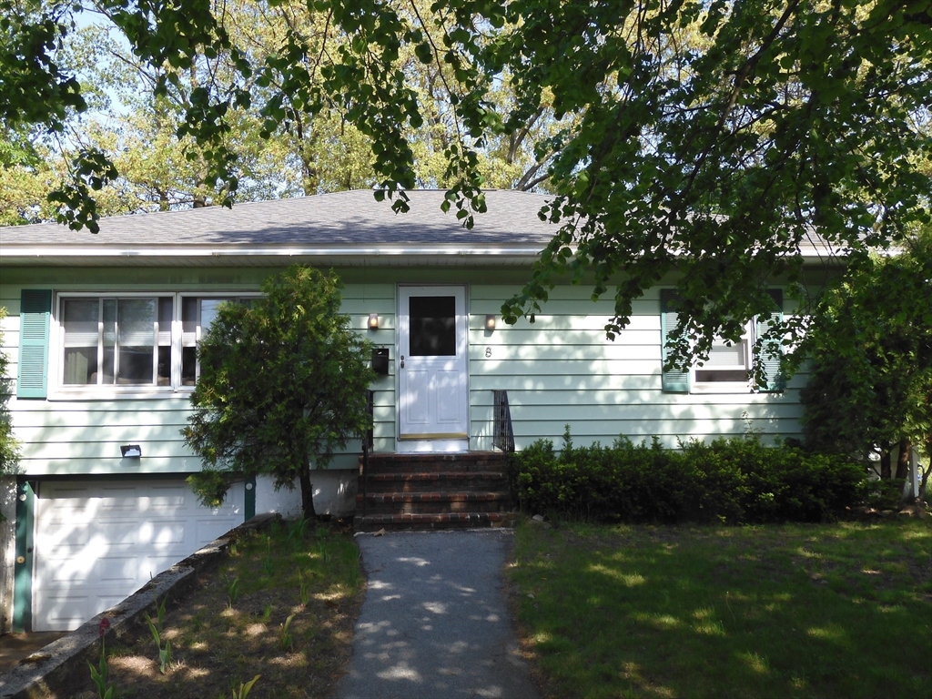 8 Glen Forest Lane, Methuen, Massachusetts, 3 Bedrooms Bedrooms, 6 Rooms Rooms,1 BathroomBathrooms,Residential,For Sale,Glen Forest Lane,73521635
