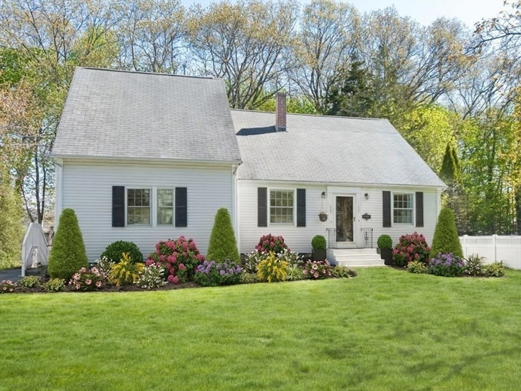 13 Sylvester Road, Natick, Massachusetts, 3 Bedrooms Bedrooms, 8 Rooms Rooms,2 BathroomsBathrooms,Residential,For Sale,Sylvester Road,73514324