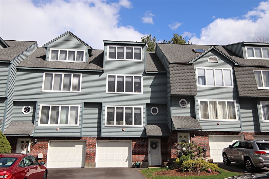 504 Reynolds Drive, Saugus, Massachusetts, 2 Bedrooms Bedrooms, 6 Rooms Rooms,2 BathroomsBathrooms,Residential,For Sale,Reynolds Drive,73505201