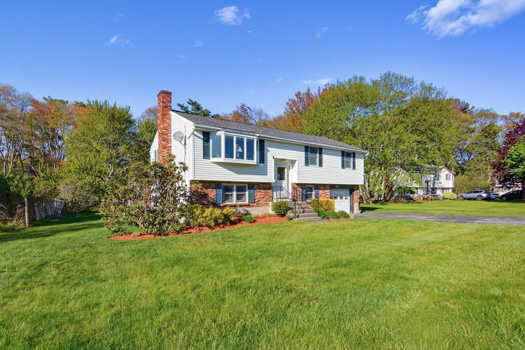 37 Cresthaven Drive, Burlington, Massachusetts, 3 Bedrooms Bedrooms, 8 Rooms Rooms,1.5 BathroomsBathrooms,Residential,For Sale,Cresthaven Drive,73518919