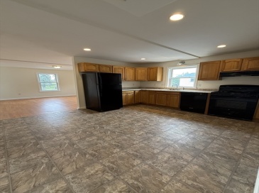 229 Rollstone, Fitchburg, Massachusetts, 2 Bedrooms Bedrooms, 5 Rooms Rooms,1 BathroomBathrooms,Residential Lease,For Rent,Rollstone,73527695