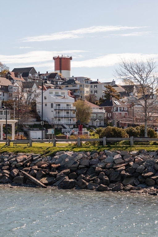 51 Harbor View Ave, Winthrop, Massachusetts, 2 Bedrooms Bedrooms, 5 Rooms Rooms,1 BathroomBathrooms,Residential,For Sale,Harbor View Ave,73512130