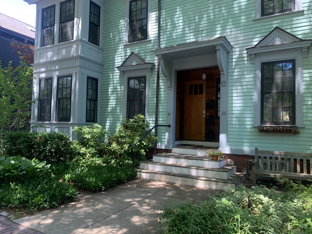 34 Walker St., Cambridge, Massachusetts, 2 Bedrooms Bedrooms, 4 Rooms Rooms,2 BathroomsBathrooms,Residential Lease,For Rent,Walker St.,73540171