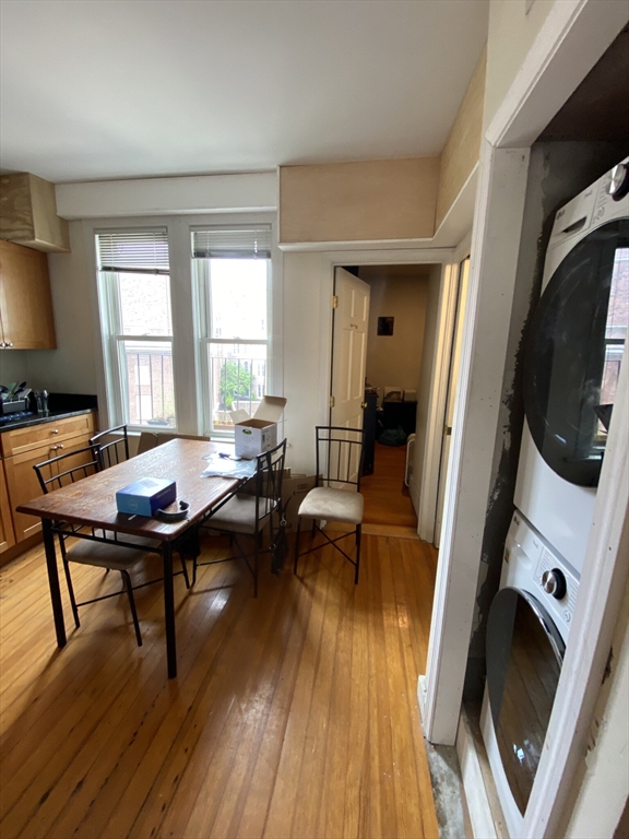 15 Cooper Street, Boston, Massachusetts, 2 Bedrooms Bedrooms, 4 Rooms Rooms,1 BathroomBathrooms,Residential Lease,For Rent,Cooper Street,73531276