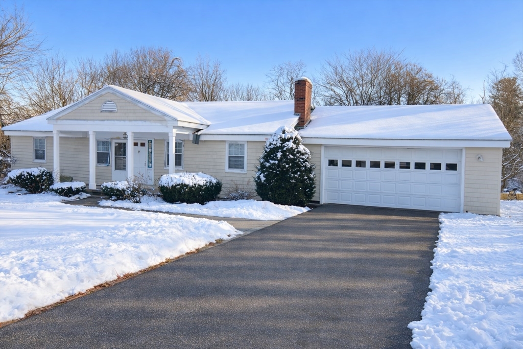 369 Berlin Rd, Marlborough, Massachusetts, 3 Bedrooms Bedrooms, 6 Rooms Rooms,2.5 BathroomsBathrooms,Residential,For Sale,Berlin Rd,73480985