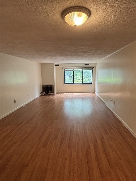2130 Massachusetts Ave, Cambridge, Massachusetts, 2 Bedrooms Bedrooms, 4 Rooms Rooms,2 BathroomsBathrooms,Residential Lease,For Rent,Massachusetts Ave,73501788