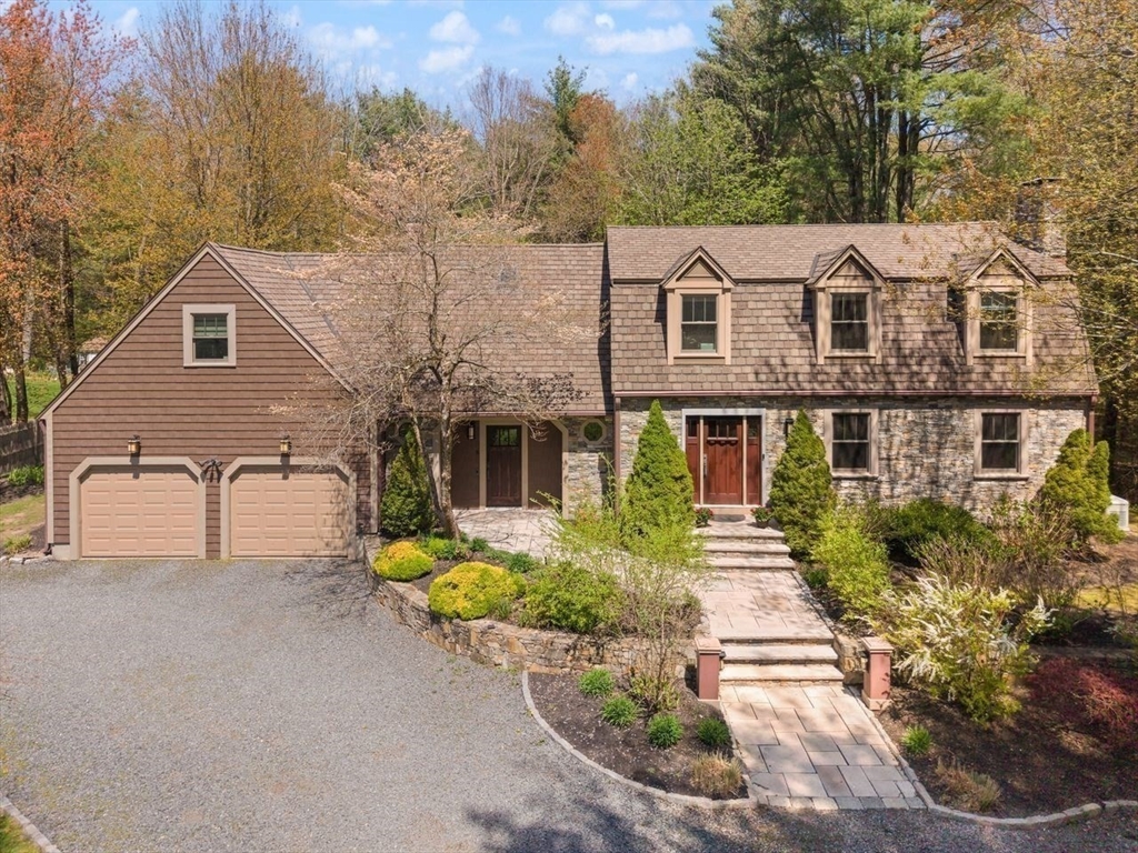 147 Randall St, Easton, Massachusetts, 4 Bedrooms Bedrooms, 10 Rooms Rooms,2.5 BathroomsBathrooms,Residential,For Sale,Randall St,73513535