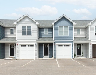 7-H Dumaine Ave, Nashua, New Hampshire, 4 Bedrooms Bedrooms, 6 Rooms Rooms,3.5 BathroomsBathrooms,Residential,For Sale,Dumaine Ave,73511089