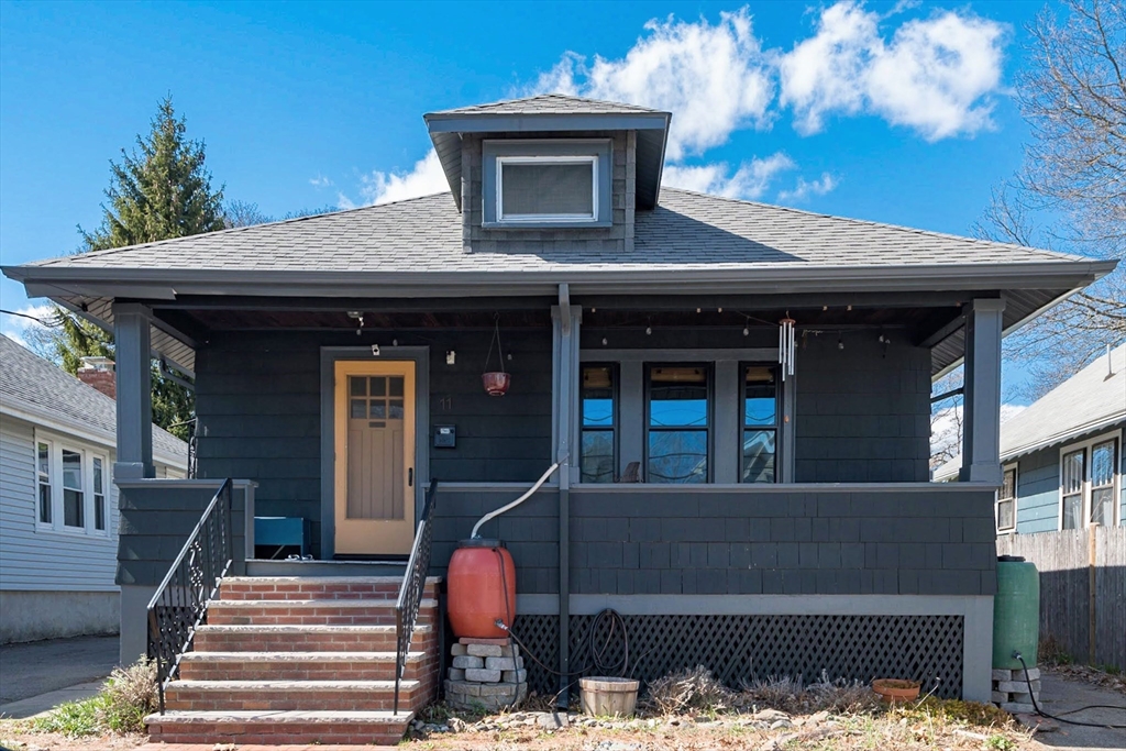 11 Eugenia Rd, Boston, Massachusetts, 2 Bedrooms Bedrooms, 6 Rooms Rooms,2 BathroomsBathrooms,Residential,For Sale,Eugenia Rd,73501060