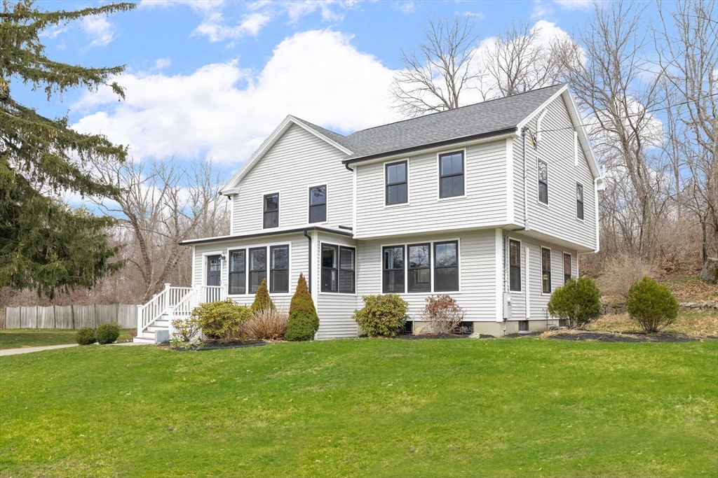 36 Fisher Road, Southborough, Massachusetts, 3 Bedrooms Bedrooms, 7 Rooms Rooms,2.5 BathroomsBathrooms,Residential,For Sale,Fisher Road,73501686
