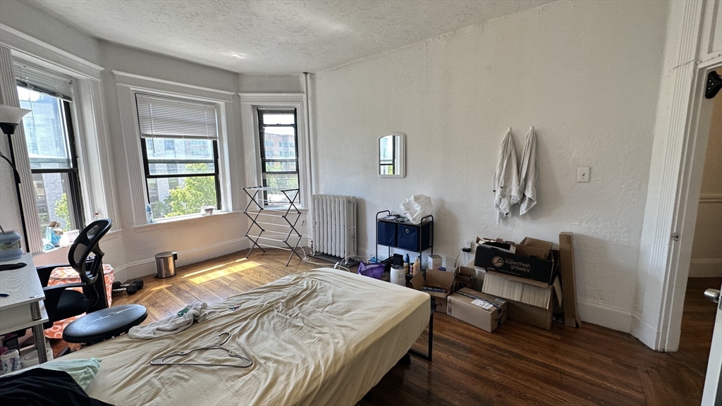 409 Huntington Ave, Boston, Massachusetts, 2 Bedrooms Bedrooms, 4 Rooms Rooms,1 BathroomBathrooms,Residential Lease,For Rent,Huntington Ave,73520311