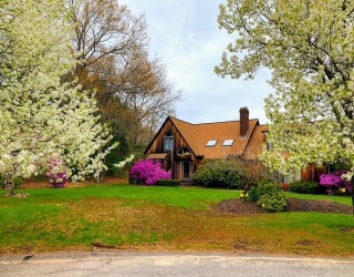 42 Pine Acres Rd, Foxboro, Massachusetts, 4 Bedrooms Bedrooms, 7 Rooms Rooms,2.5 BathroomsBathrooms,Residential Lease,For Rent,Pine Acres Rd,73543032