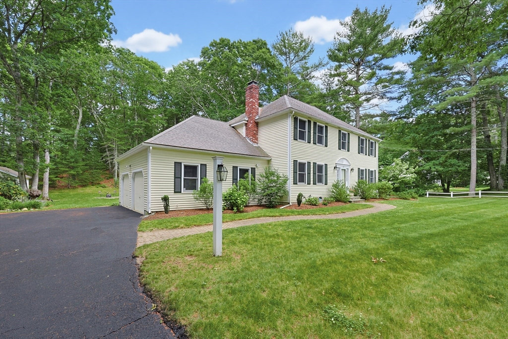 164 Granite St, Medfield, Massachusetts, 4 Bedrooms Bedrooms, 9 Rooms Rooms,2.5 BathroomsBathrooms,Residential,For Sale,Granite St,73537700