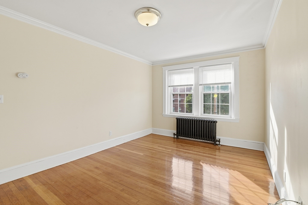 17 Greenleaf Street, Quincy, Massachusetts, 2 Bedrooms Bedrooms, 4 Rooms Rooms,1 BathroomBathrooms,Residential Lease,For Rent,Greenleaf Street,73543041