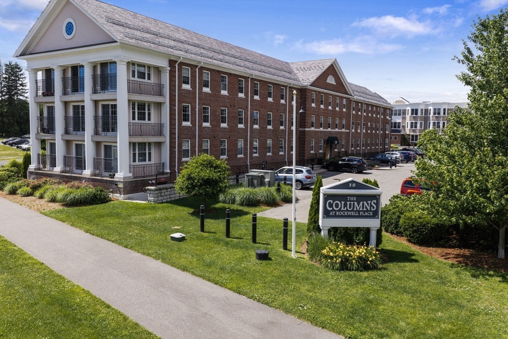 30 Village Hill Road, Northampton, Massachusetts, 1 Bedroom Bedrooms, 3 Rooms Rooms,1.5 BathroomsBathrooms,Residential,For Sale,Village Hill Road,73543063