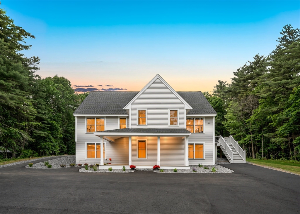 427 Middle Rd, Brentwood, New Hampshire, 3 Bedrooms Bedrooms, 8 Rooms Rooms,4 BathroomsBathrooms,Residential,For Sale,Middle Rd,73543064