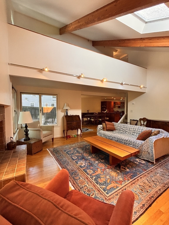 8 Bond St, Cambridge, Massachusetts, 3 Bedrooms Bedrooms, 6 Rooms Rooms,3 BathroomsBathrooms,Residential Lease,For Rent,Bond St,73543065