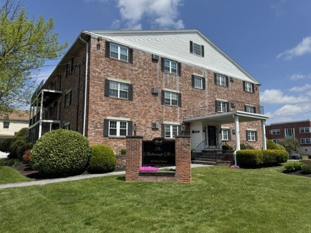 305 Pine St, Lowell, Massachusetts, 2 Bedrooms Bedrooms, 4 Rooms Rooms,1 BathroomBathrooms,Residential,For Sale,Pine St,73543073