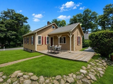 70 Groveland St, Abington, Massachusetts, 3 Bedrooms Bedrooms, 5 Rooms Rooms,1 BathroomBathrooms,Residential,For Sale,Groveland St,73532256