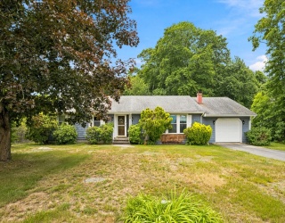 18 Gifford Rd, Westport, Massachusetts, 4 Bedrooms Bedrooms, 6 Rooms Rooms,1 BathroomBathrooms,Residential,For Sale,Gifford Rd,73543095